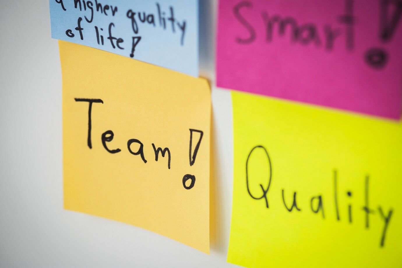closeup-sticky-note-paper_53876-32422